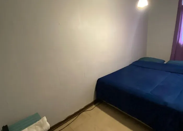 Lindo Dormitorio En Depto Las Condes / Estacionamiento